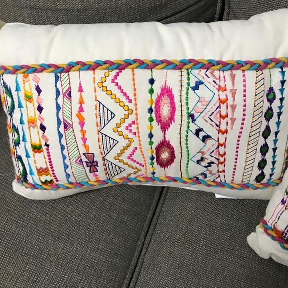 ‼️SOLD‼️Hobby Lobby Pillow Set - Picture 2 of 8